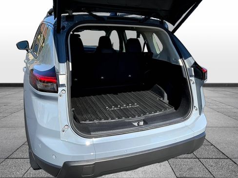 Certified 2026 Nissan Rogue SV AWD/4WD image 9