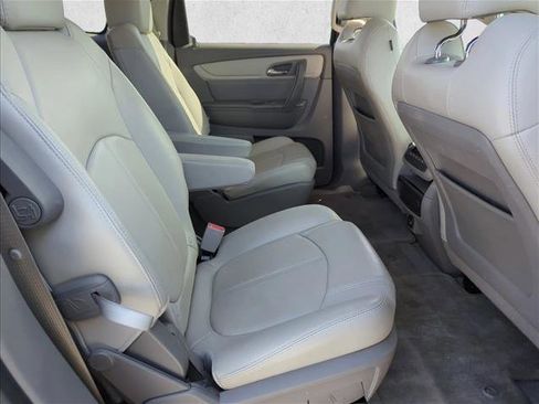 Used 2017 Chevrolet Traverse LT image 23