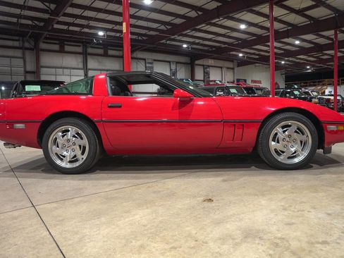 Used 1990 Chevrolet Corvette Coupe image 10