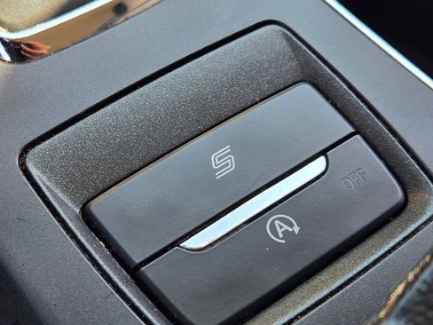 Used 2020 Ford Fusion SE w/ Equipment Group 151A image 26