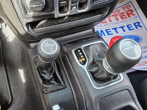 Used 2022 Jeep Gladiator Sport image 22