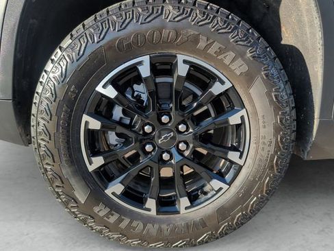 Used 2026 Chevrolet Traverse Z71 image 23