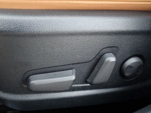 Certified 2024 Kia Seltos SX w/ SX Sunroof Package image 18