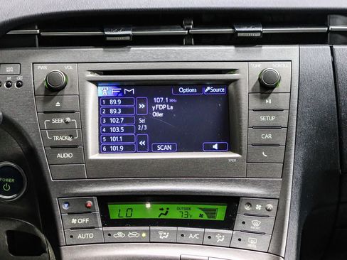 Used 2015 Toyota Prius Two FWD image 16