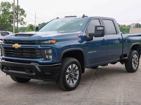 New 2026 Chevrolet Silverado 2500 Custom w/ Custom Value Package AWD/4WD image 6