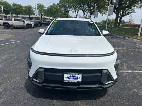 Used 2025 Hyundai Kona SEL AWD/4WD image 2