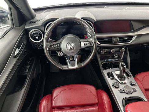 Used 2024 Alfa Romeo Stelvio Veloce AWD/4WD image 9