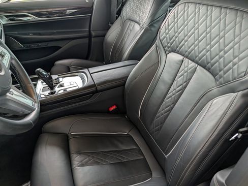 Used 2022 BMW 740i xDrive w/ M Sport Package AWD/4WD image 10