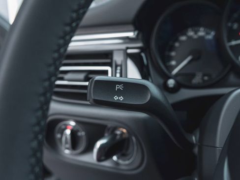 New 2025 Porsche Macan image 18