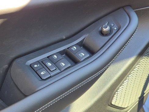 New 2025 Jeep Grand Cherokee Limited w/ Black Appearance Package image 23