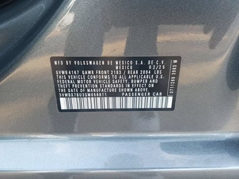 Used 2025 Volkswagen Jetta Sport FWD image 3