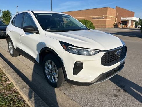 Used 2024 Ford Escape Active AWD/4WD image 2