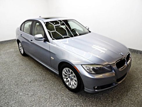 Used 2009 BMW 328i xDrive Sedan image 3