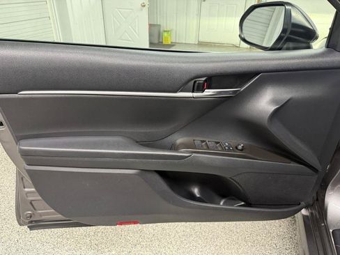 Used 2021 Toyota Camry SE FWD image 22