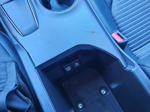 Used 2021 Toyota Camry SE image 29