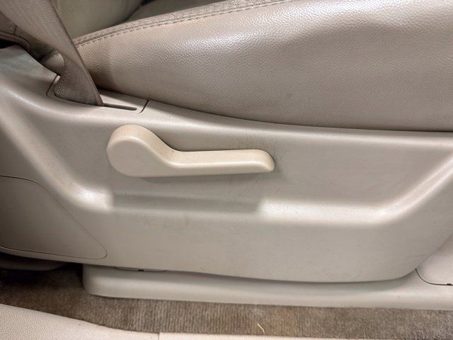 Used 2007 GMC Yukon SLT w/ SLT Preferred Equipment Group AWD/4WD image 26