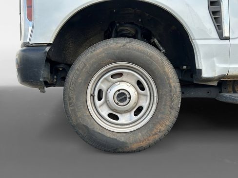 Used 2024 Ford F250 XL AWD/4WD image 15