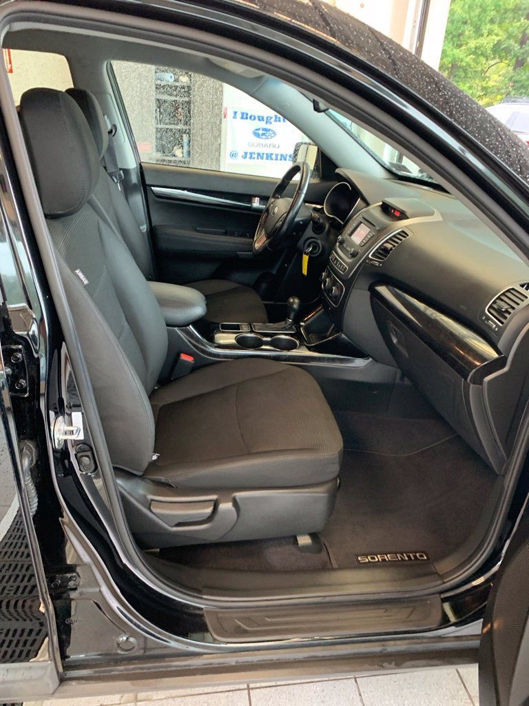Used 2014 Kia Sorento LX AWD/4WD image 13