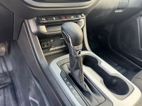 Used 2022 Chevrolet Colorado LT w/ Fleet Safety Package AWD/4WD image 20