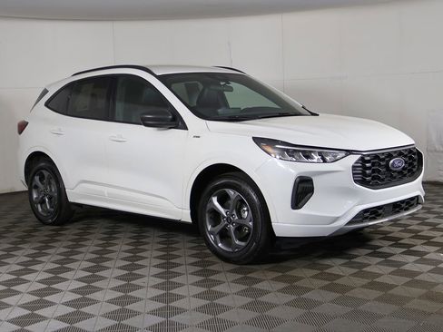 Used 2024 Ford Escape ST-Line w/ Tech Pack #1 AWD/4WD image 2