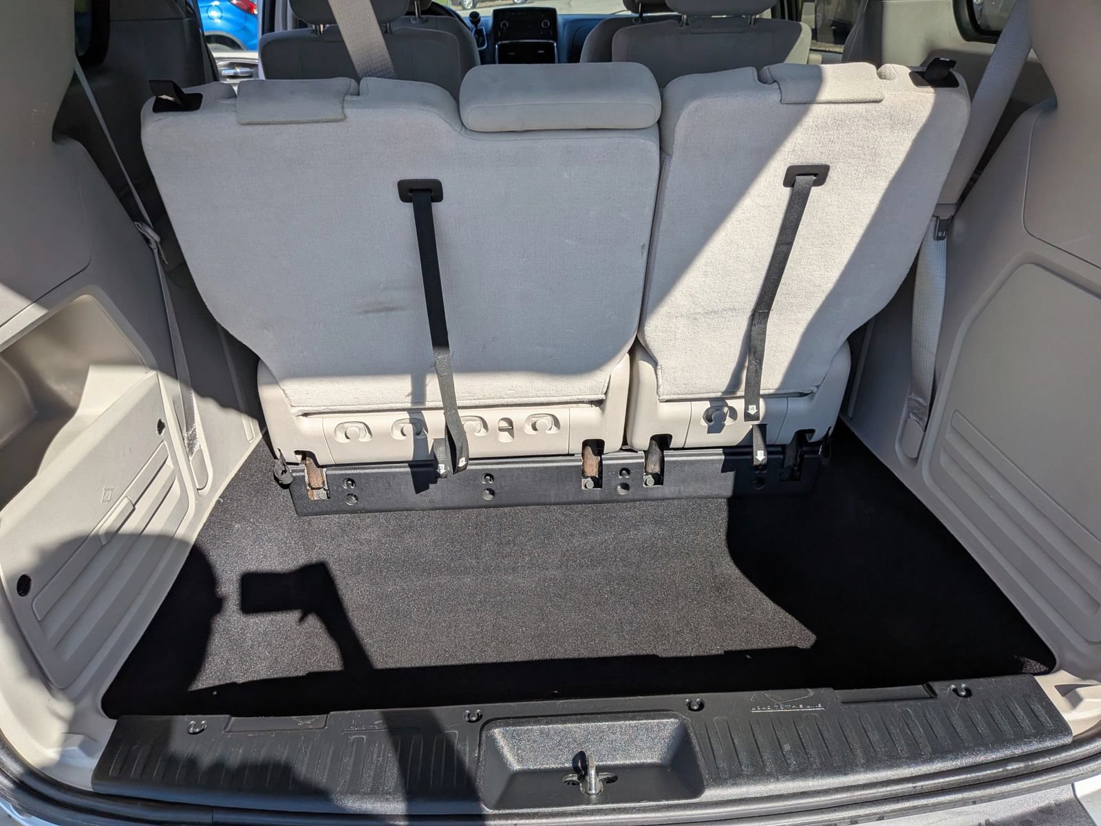 Used 2012 Dodge Grand Caravan SE FWD image 24