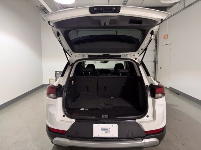 Used 2025 Chevrolet TrailBlazer LT AWD/4WD image 9