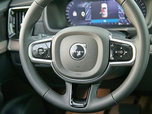 New 2026 Volvo XC90 B6 Plus w/ Protection Package Premier image 26