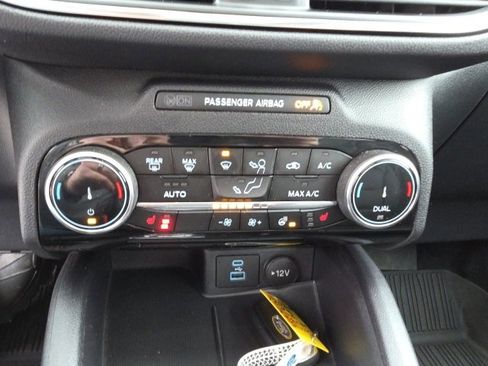 Used 2022 Ford Escape Titanium w/ Class II Trailer Tow Package image 22