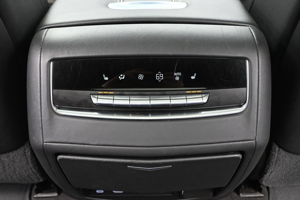 Used 2021 Cadillac Escalade ESV Sport w/ Heavy-Duty Trailer Package AWD/4WD image 38