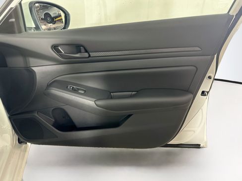 Used 2023 Nissan Altima 2.5 S FWD image 29