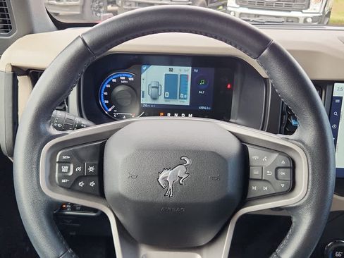 Used 2023 Ford Bronco Wildtrak AWD/4WD image 15