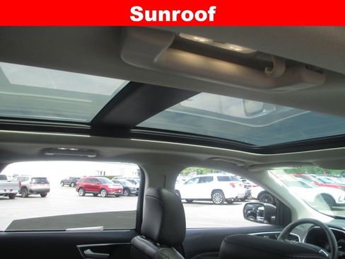 Used 2020 Ford Edge Titanium w/ Equipment Group 301A AWD/4WD image 17