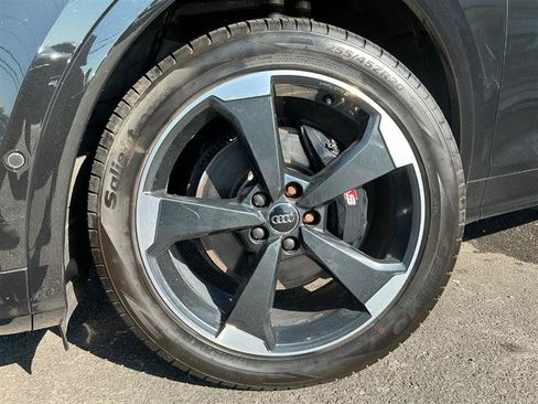 Used 2019 Audi SQ5 Prestige w/ Prestige Package AWD/4WD image 16