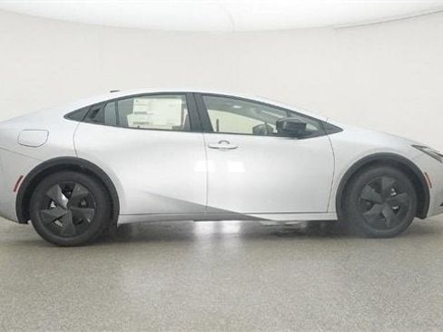 New 2026 Toyota Prius Plug-In Hybrid FWD image 93