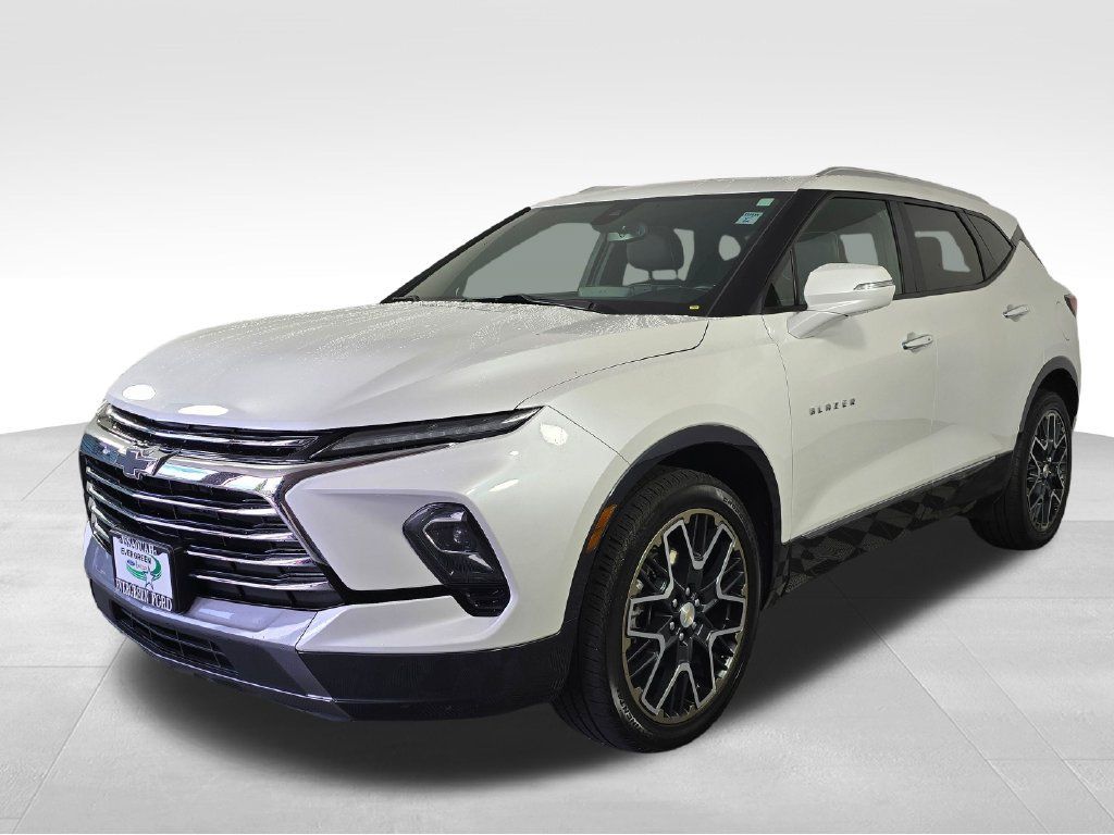 Used 2023 Chevrolet Blazer Premier AWD/4WD image 3