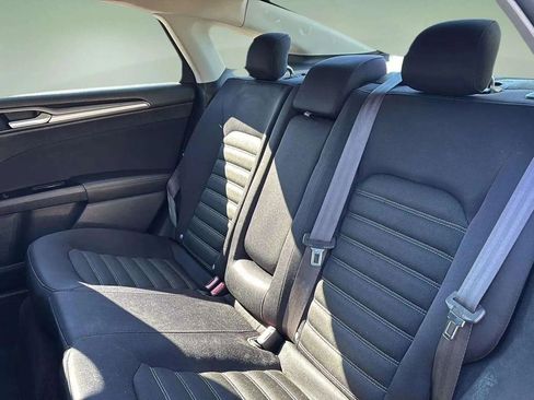 Used 2014 Ford Fusion SE image 16