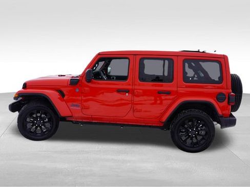 Certified 2025 Jeep Wrangler Unlimited Sahara w/ Safety Group image 10