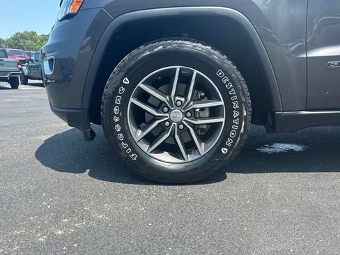 Used 2017 Jeep Grand Cherokee Limited AWD/4WD image 3