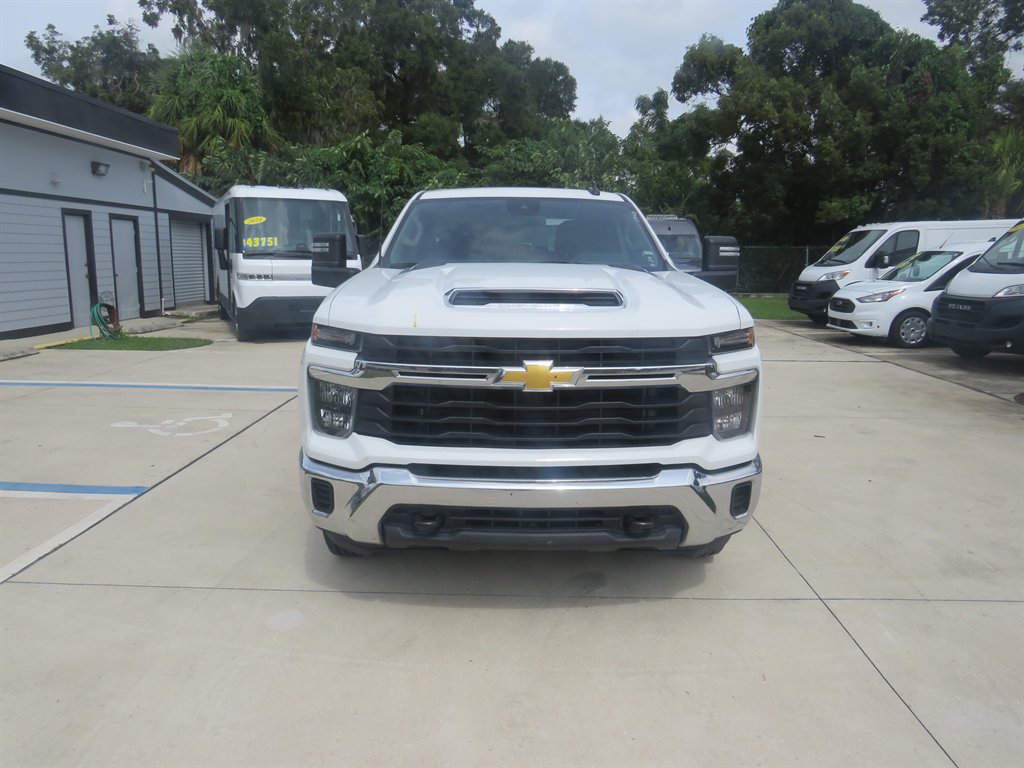 Used 2026 Chevrolet Silverado 2500 LT AWD/4WD image 2