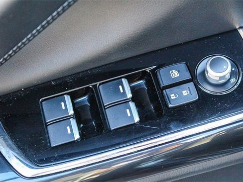 Used 2018 MAZDA CX-9 Touring w/ Touring Premium Package image 28