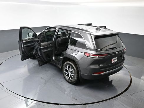 New 2025 Jeep Grand Cherokee Limited w/ Luxury Tech Group II image 58