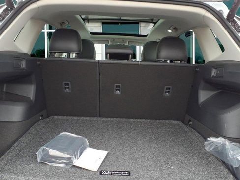 New 2026 Volkswagen Tiguan SE image 10