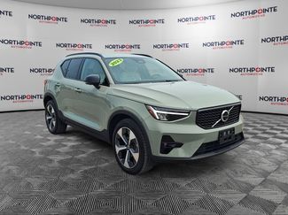 Used 2023 Volvo XC40 B5 Plus w/ Driver Assist Package AWD/4WD video 1