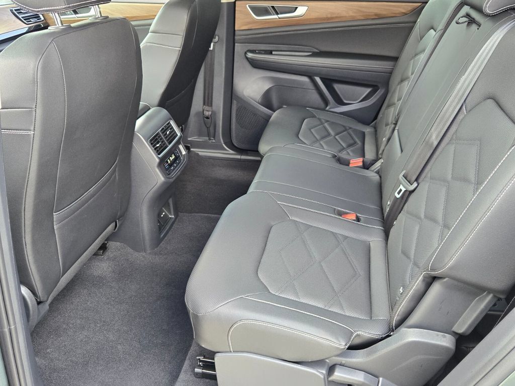 Certified 2026 Volkswagen Atlas SE FWD image 12