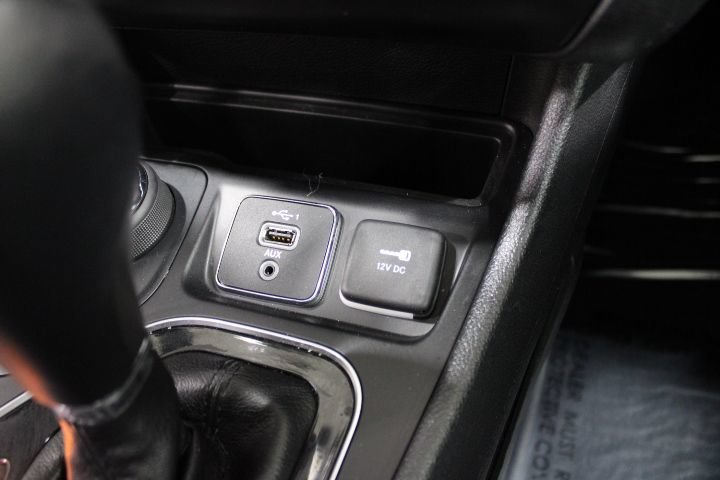 Used 2019 Jeep Cherokee Limited AWD/4WD image 49