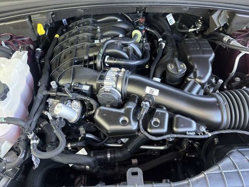 Used 2025 Jeep Grand Cherokee Altitude AWD/4WD image 13