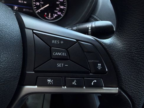 Used 2025 Nissan Sentra SV image 13