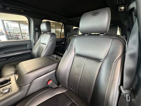 Used 2020 Ford Expedition XLT w/ Equipment Group 202A AWD/4WD image 18