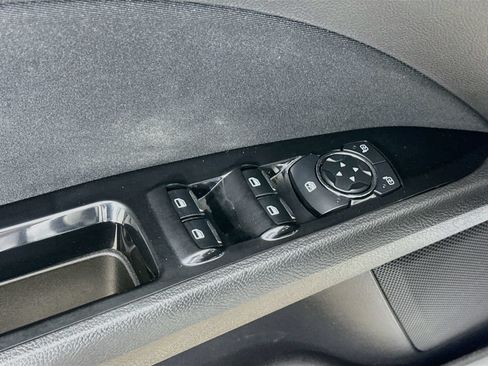 Used 2013 Ford Fusion SE FWD image 16