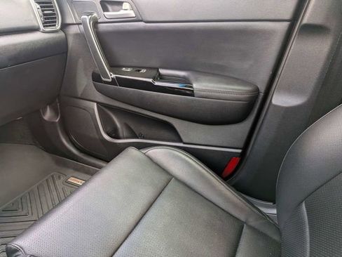 Used 2020 Kia Sportage EX image 17